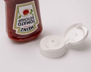 "plastik şişe kapağı üzerinde silikon valf ve çapraz yarık tasarımı ile kapatma"