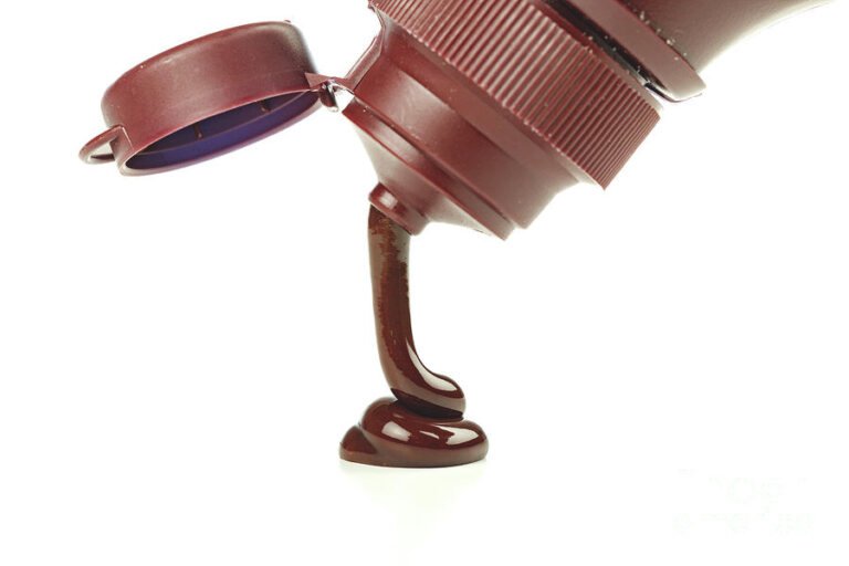 "fliptop lid for chocolate sauce bottle"