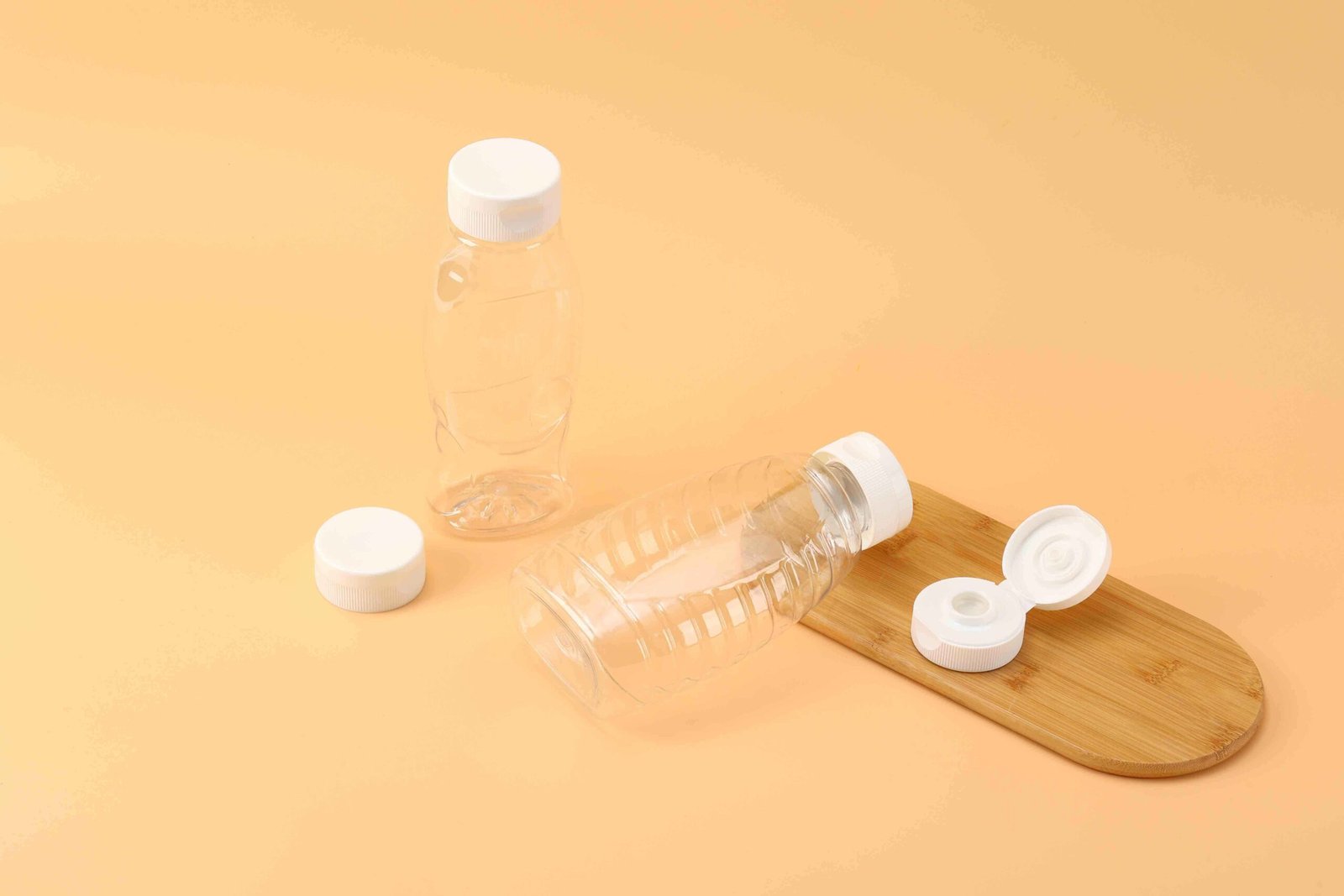 "Herstellung von Flip-Top-Verschlüssen für Plastikflaschen"