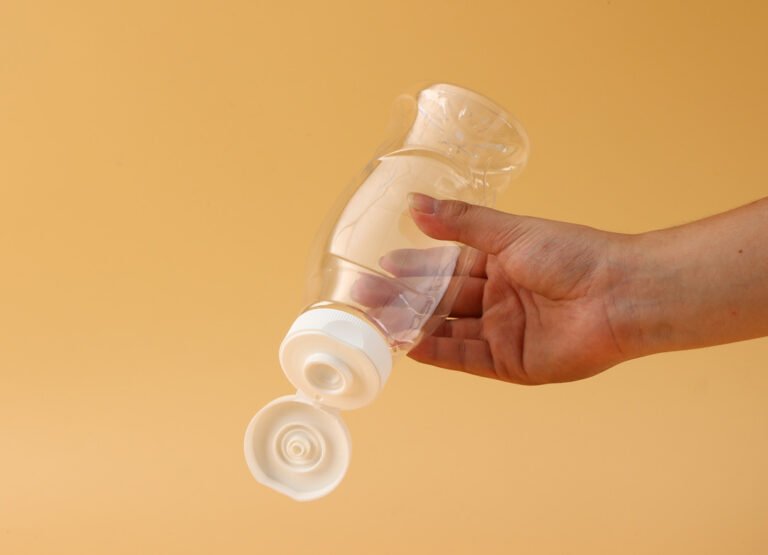 "플라스틱 플립 탑 캡의 사출 성형 공정"