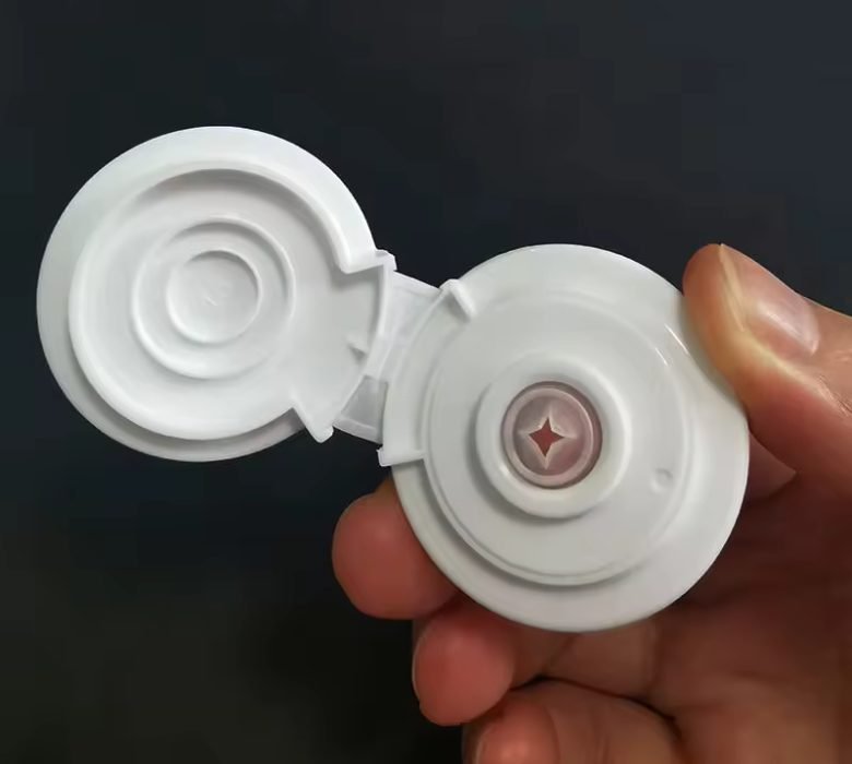 Pas de dop van je sausfles aan