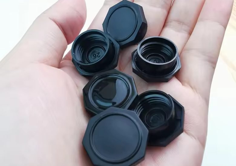 بديل="غطاء مثمن لأنابيب مستحضرات التجميل بألوان مختلفة"